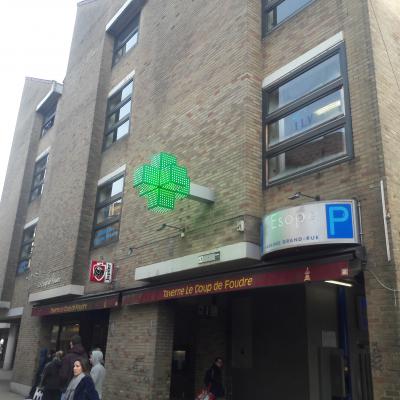 Enseigne et croix de pharmacie - Croix 3D