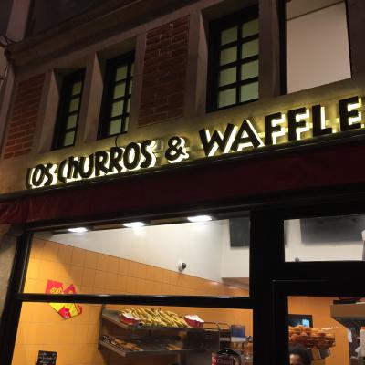 Enseigne éclairage indirect Churros