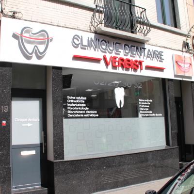 Enseigne et croix de pharmacie Verbist