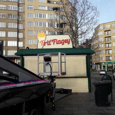 Habillage de façade - Friterie Flagey