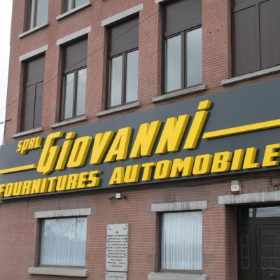Lettres en relief Giovanni Charleroi