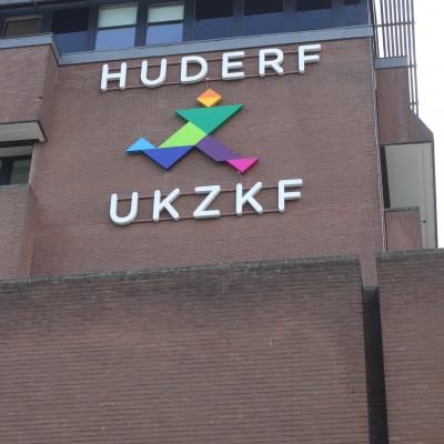 Lettres en relief Huderf