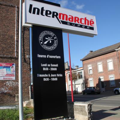 Totems extérieurs Intermarché