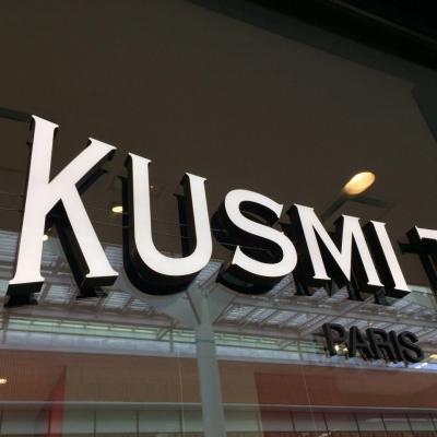 Lettres en relief Kusmi Tea